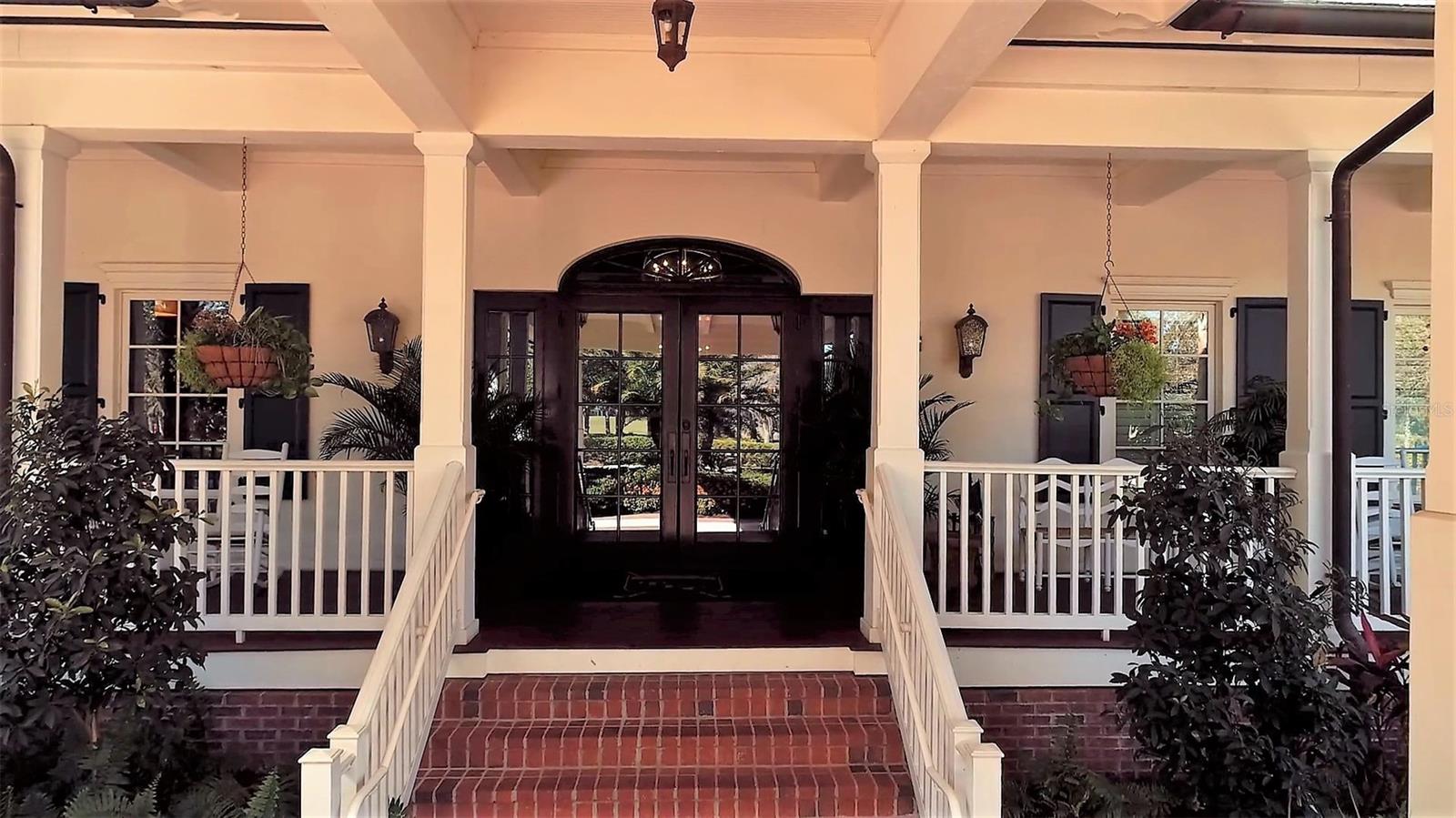 FOUNDERS CLUB - Residential