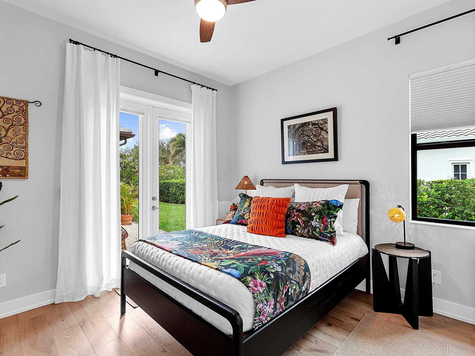 FOUNDERS CLUB - Residential