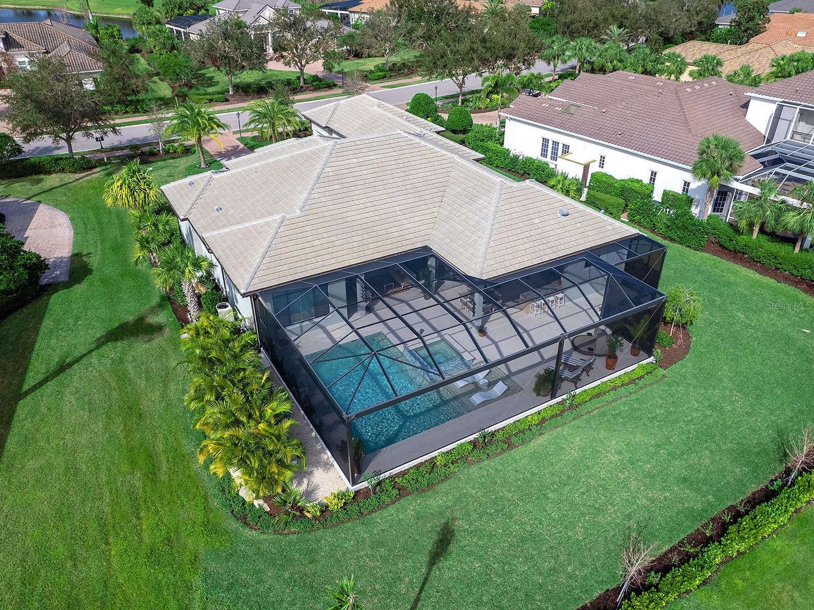 FOUNDERS CLUB - Residential