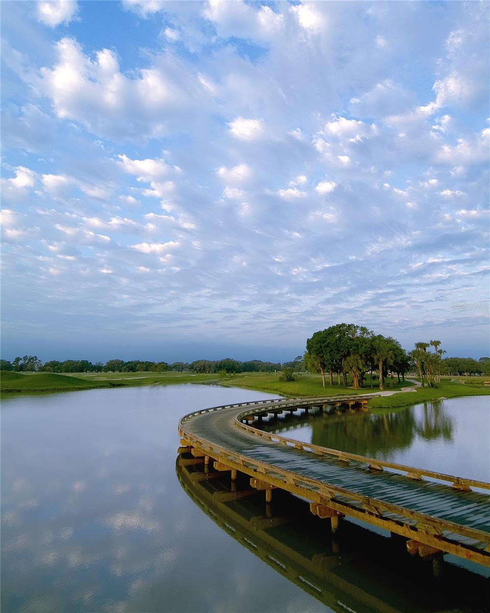 FOUNDERS CLUB - Residential