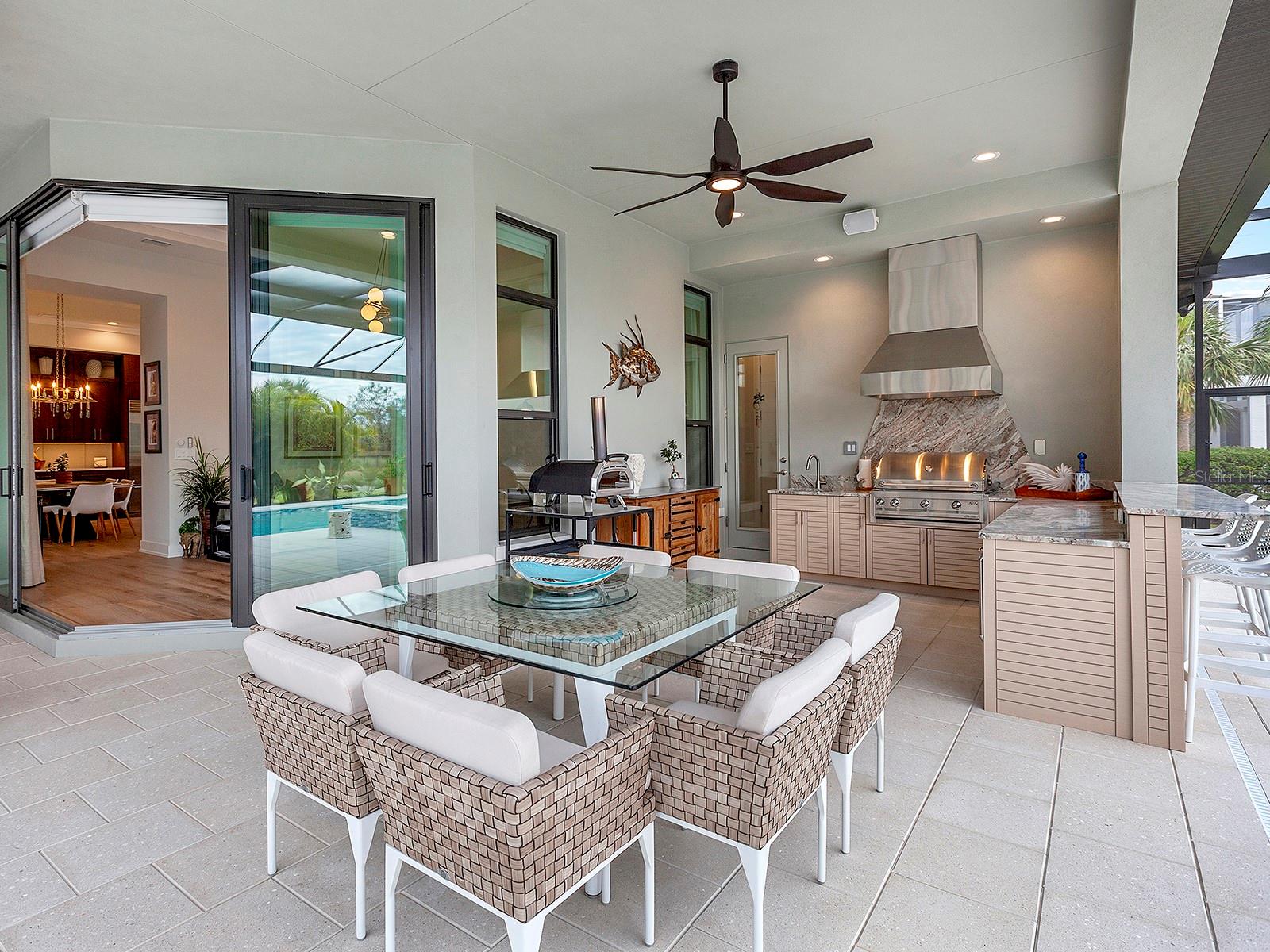 FOUNDERS CLUB - Residential