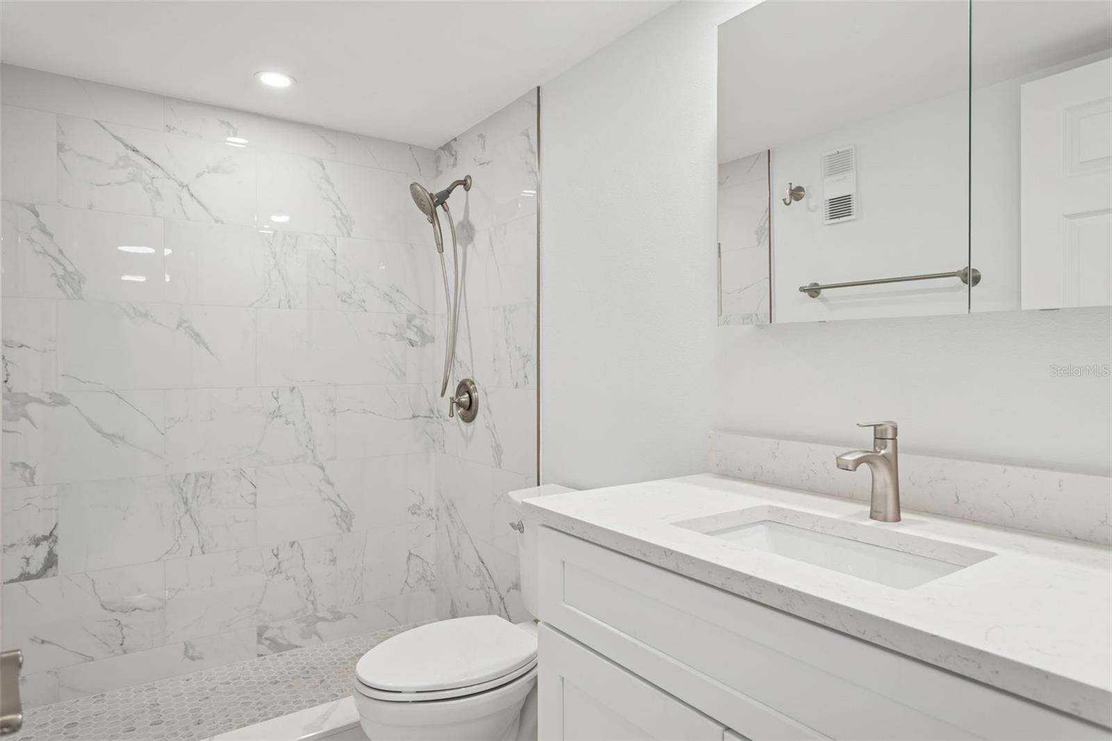 BAY ISLAND GROUP 6 - Residential