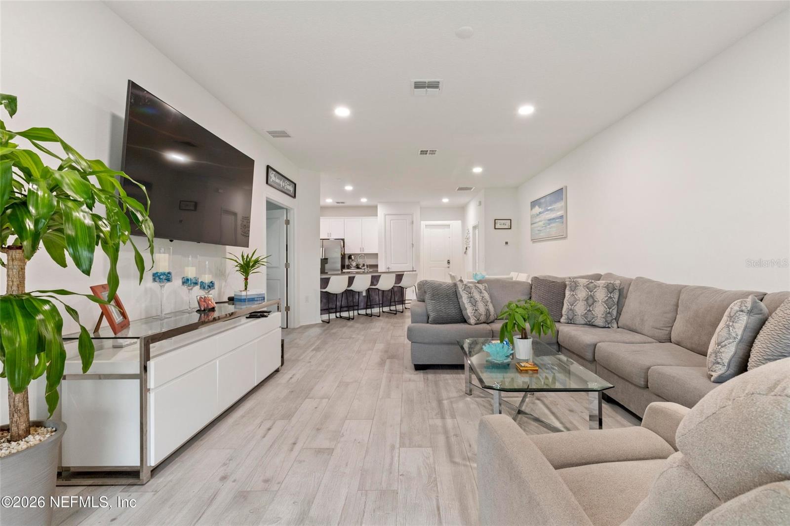 1184 SAND TRAP COURT