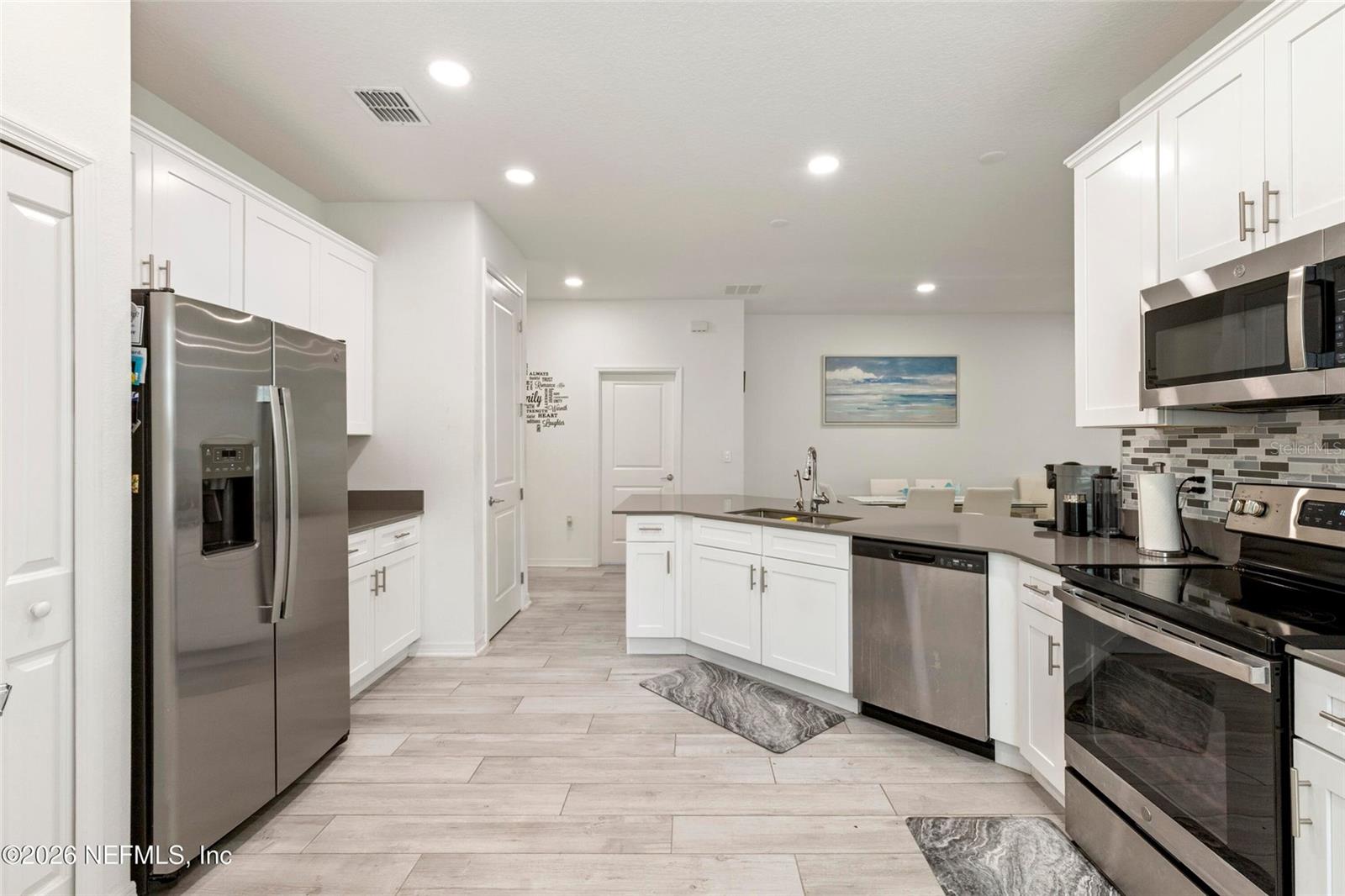 1184 SAND TRAP COURT