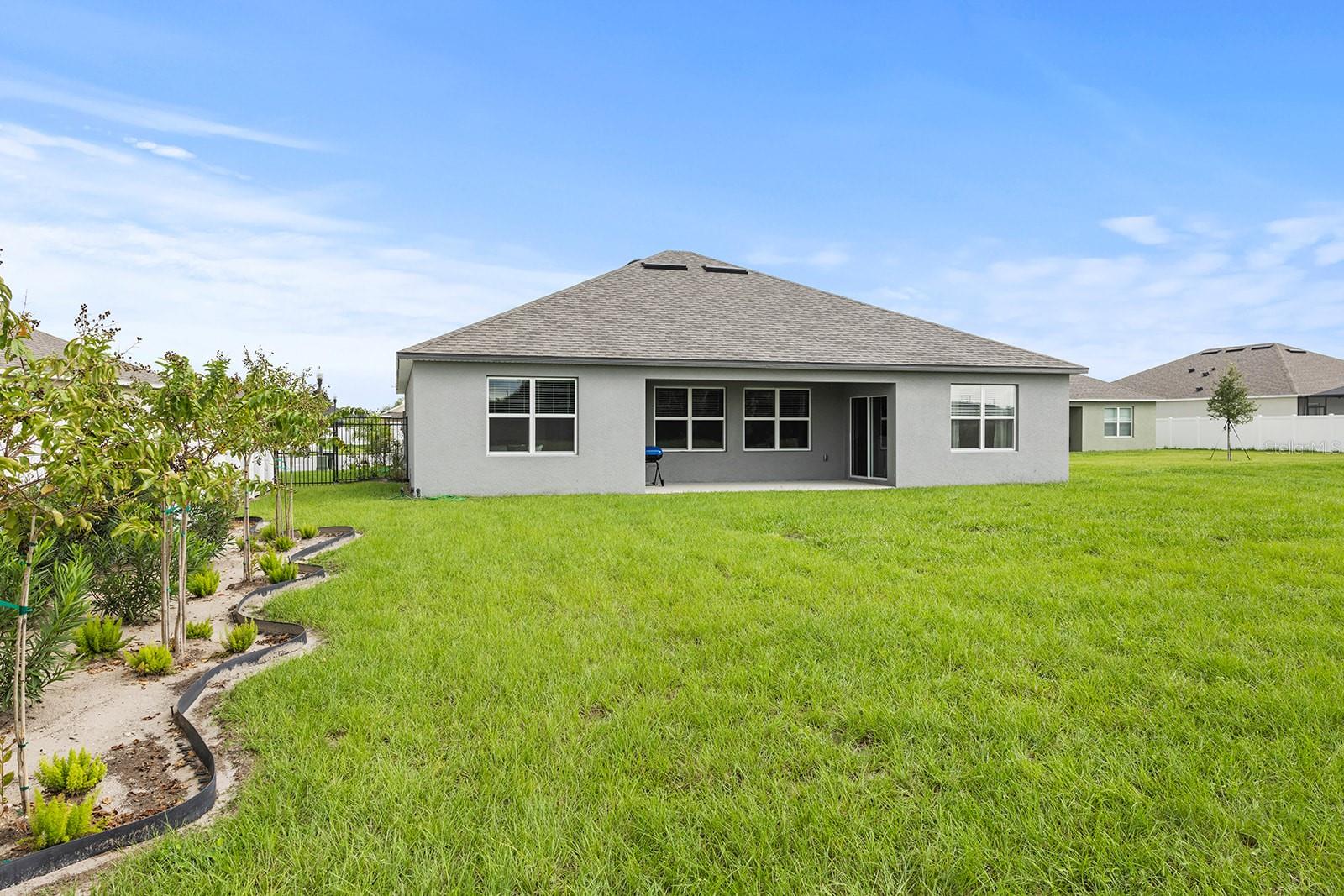 3152 CASPIAN FEATHER STREET