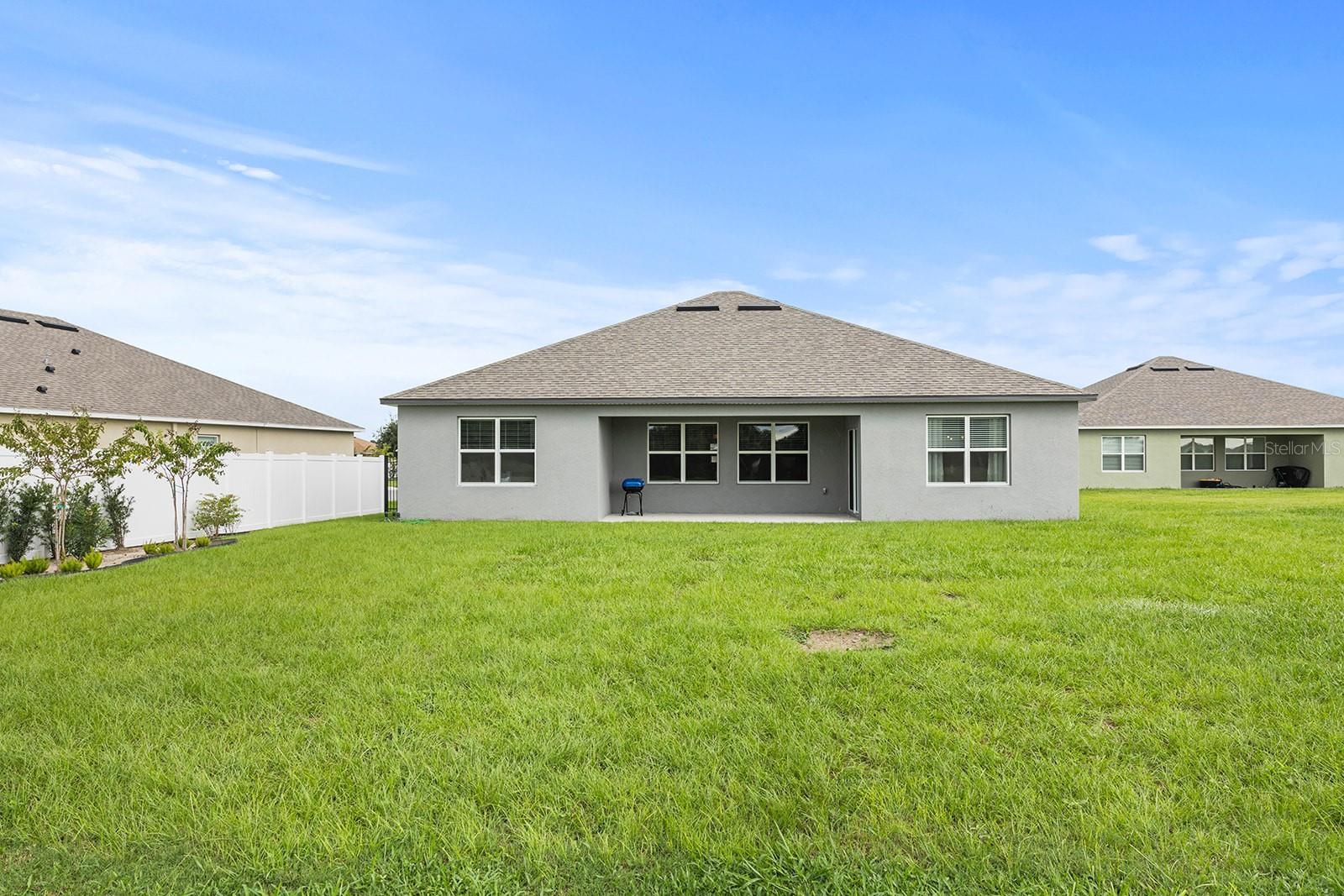 3152 CASPIAN FEATHER STREET