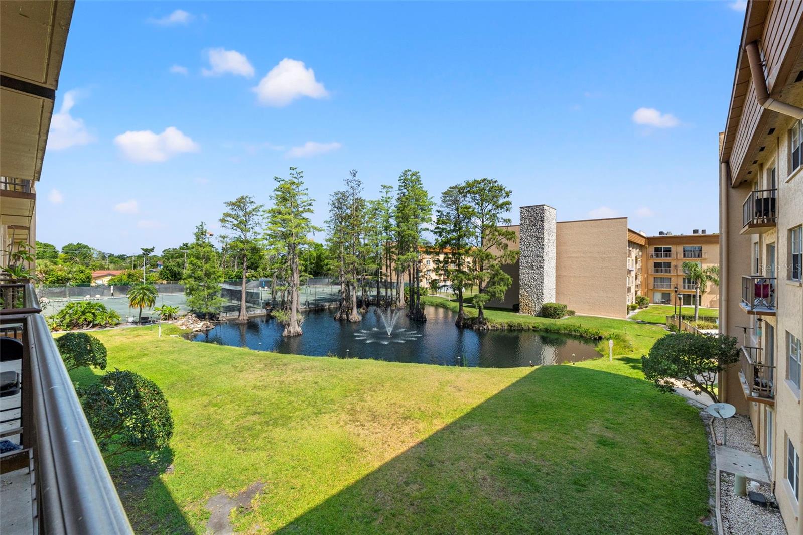 THE TAMPA RACQUET CLUB A CONDO - Residential