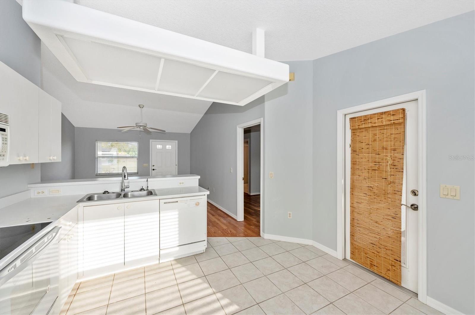 SOUTH VENICE - Residential