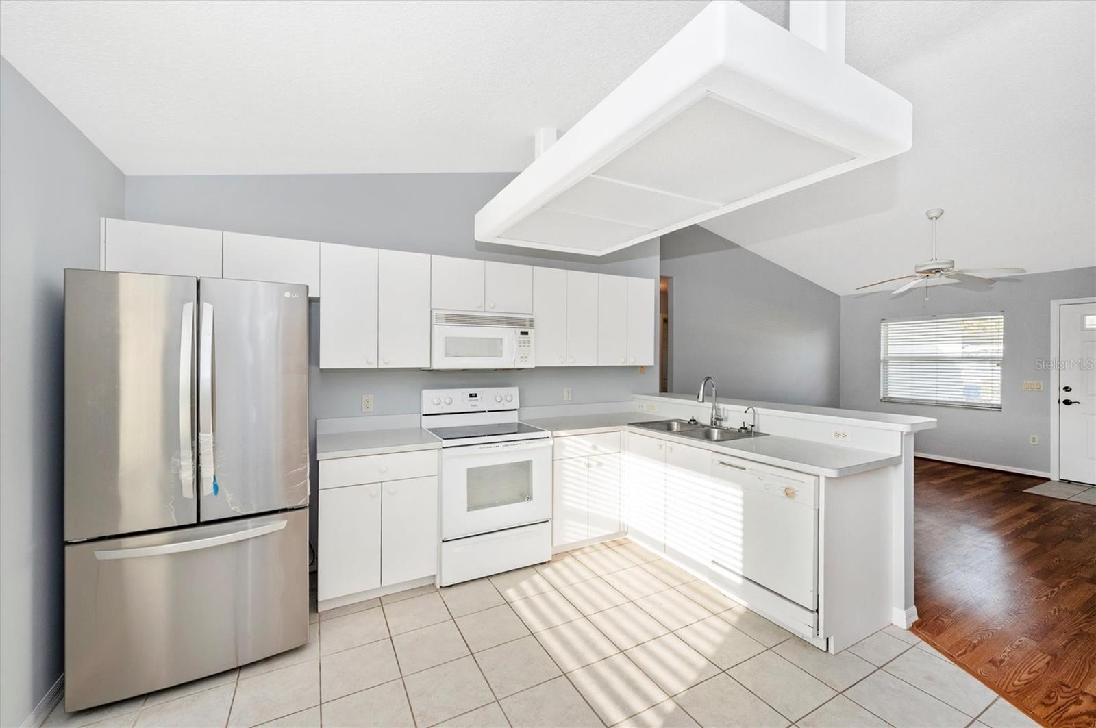 SOUTH VENICE - Residential