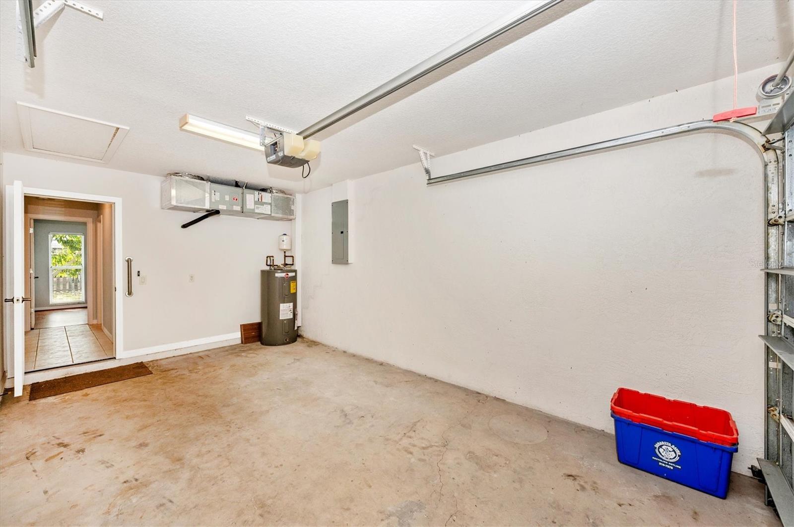 SOUTH VENICE - Residential