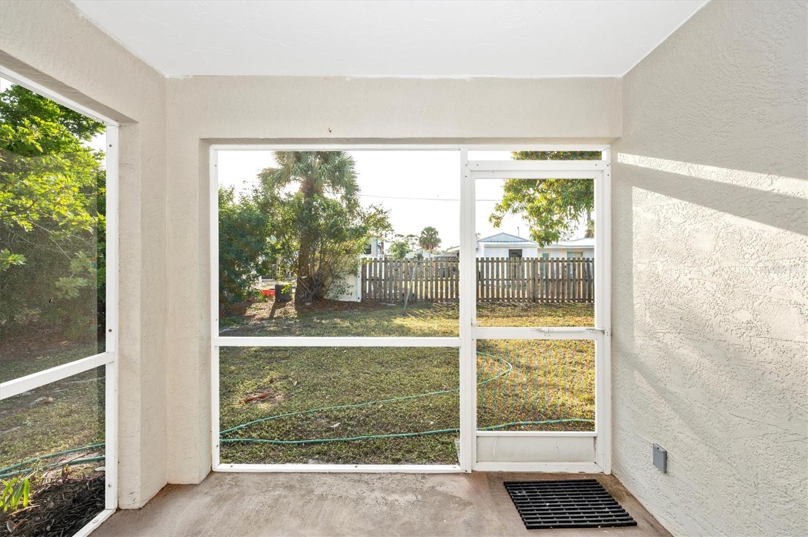 SOUTH VENICE - Residential