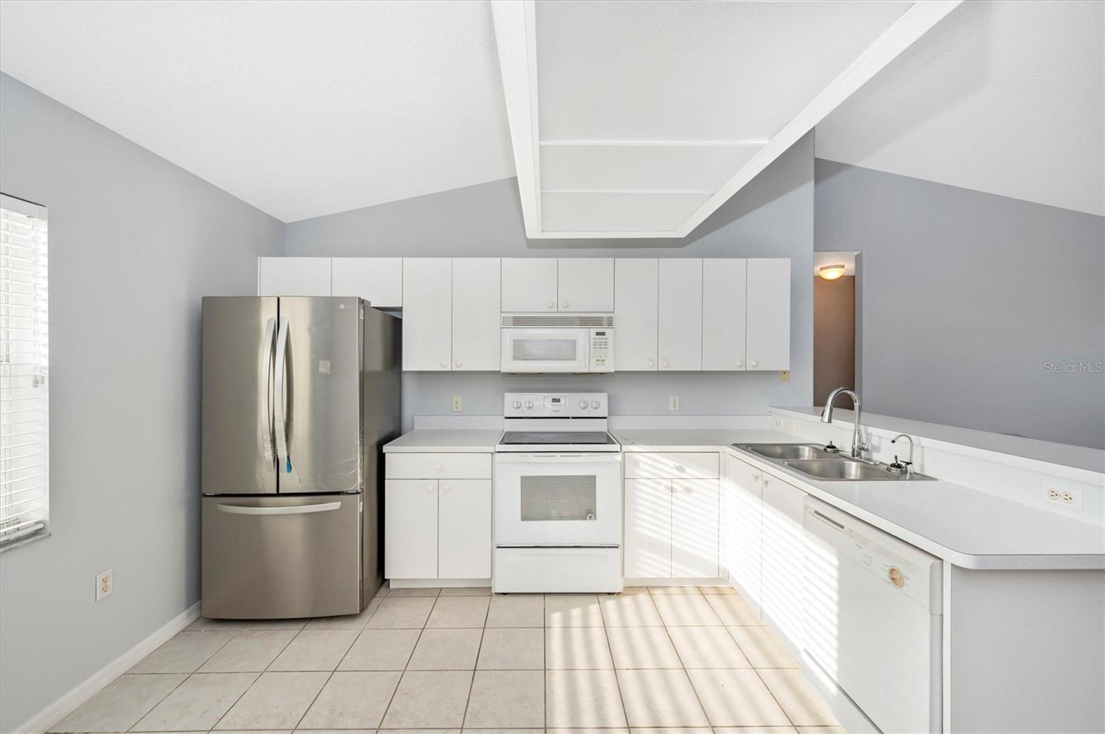 SOUTH VENICE - Residential