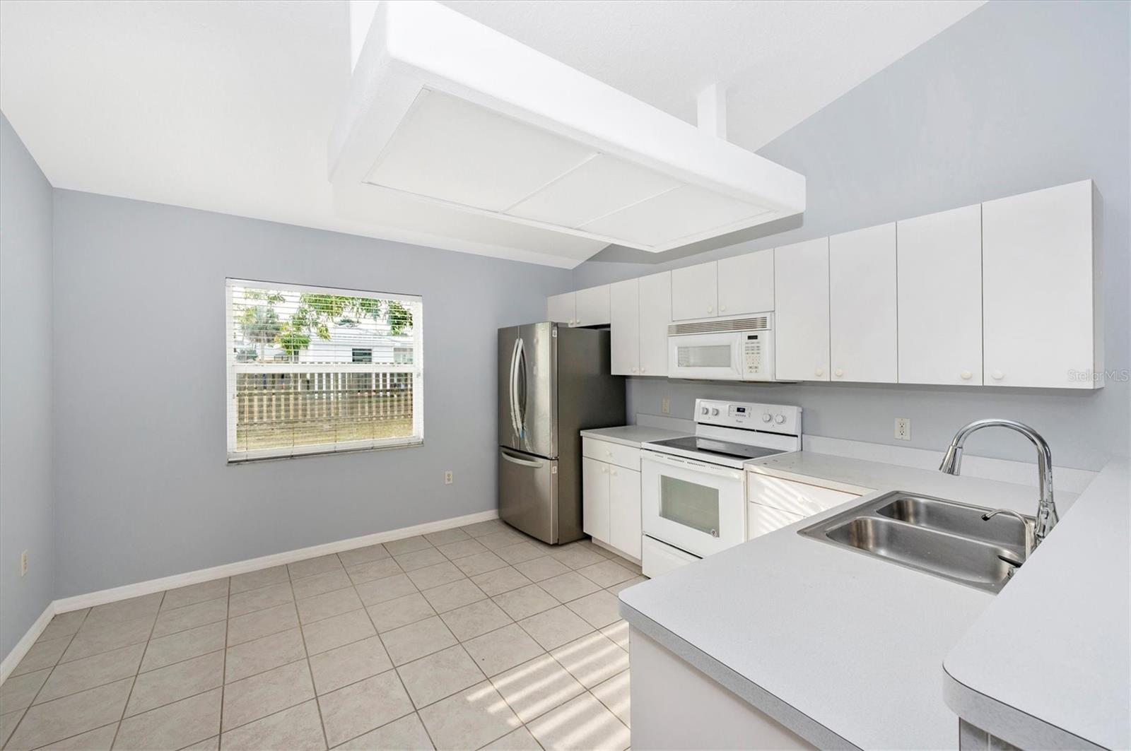 SOUTH VENICE - Residential