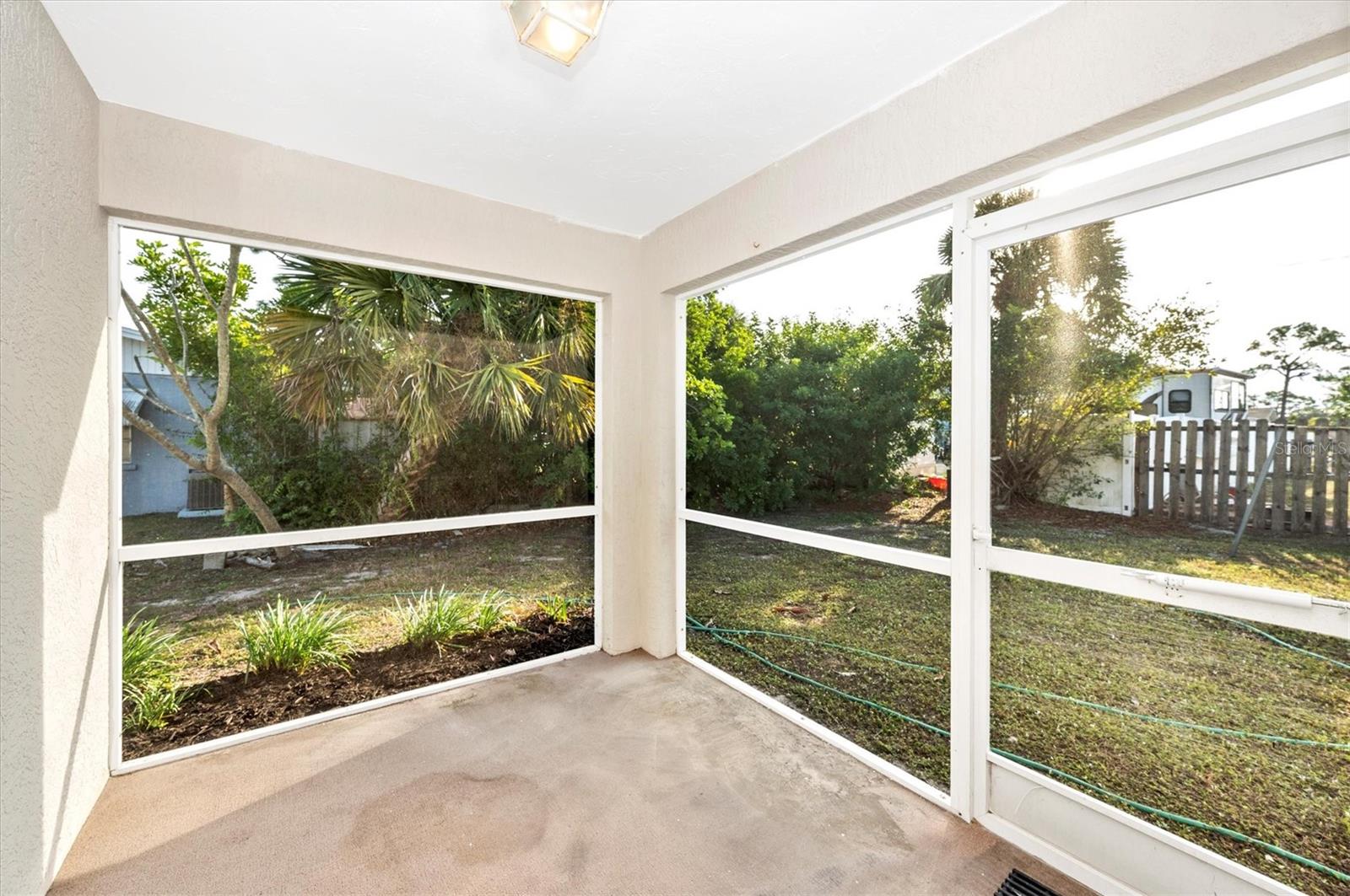 SOUTH VENICE - Residential