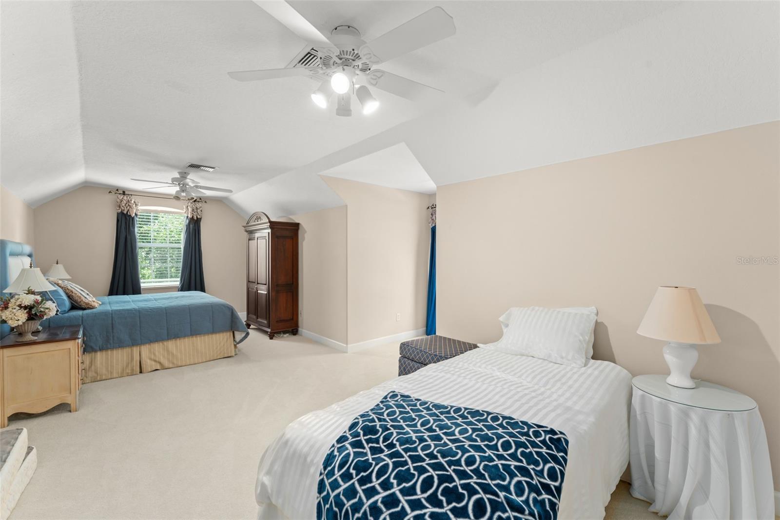 WATERS EDGE BOCA POINTE AT TURTLE CREEK - Residential