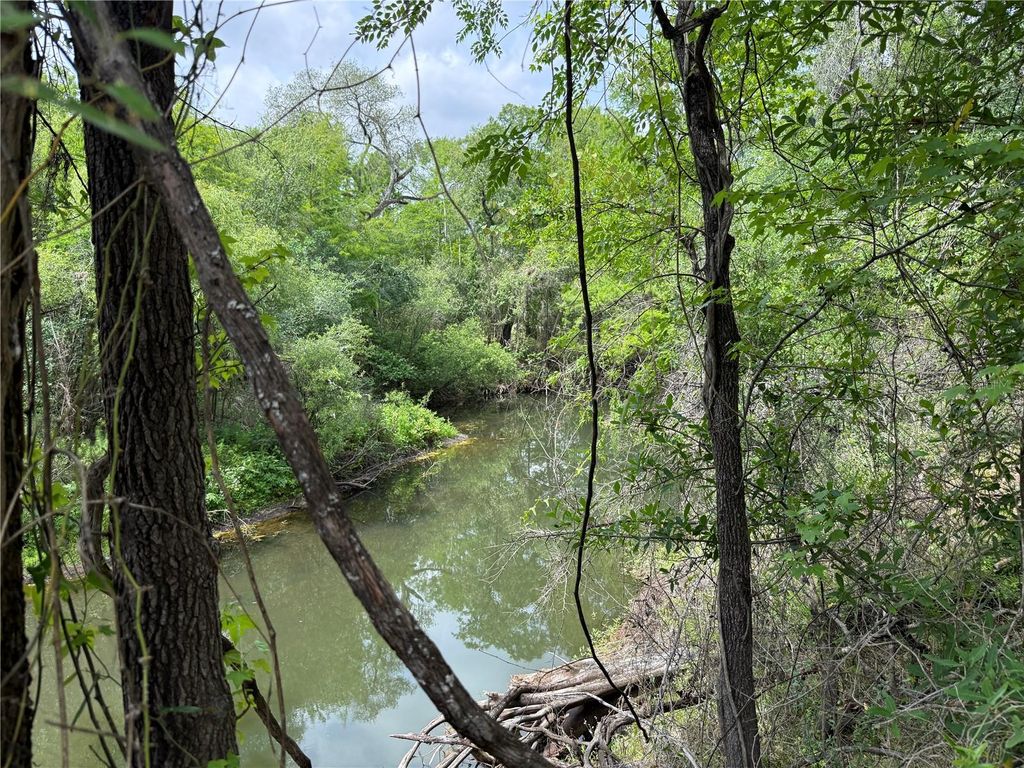 Photo of 3205 Park Dr, Dade City, FL 33523 (MLS # TB8500113)