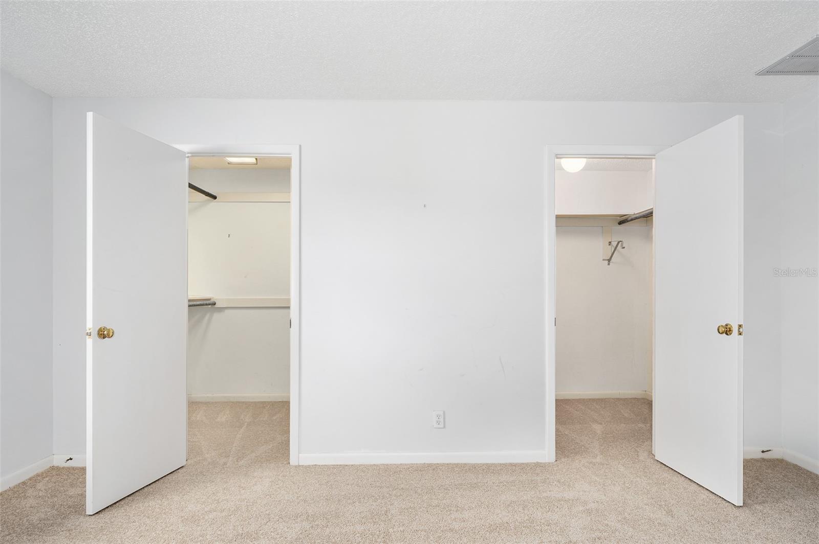 TOMOKA OAKS COUNTRY CLUB ESTATES - Residential