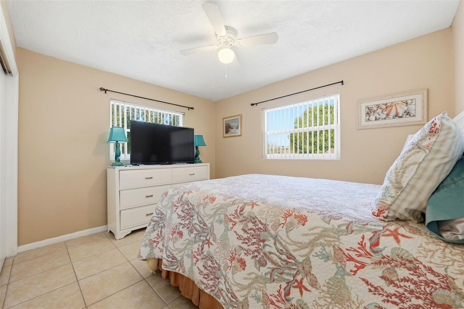 BEVERLY HILLS UNIT 05 - Residential