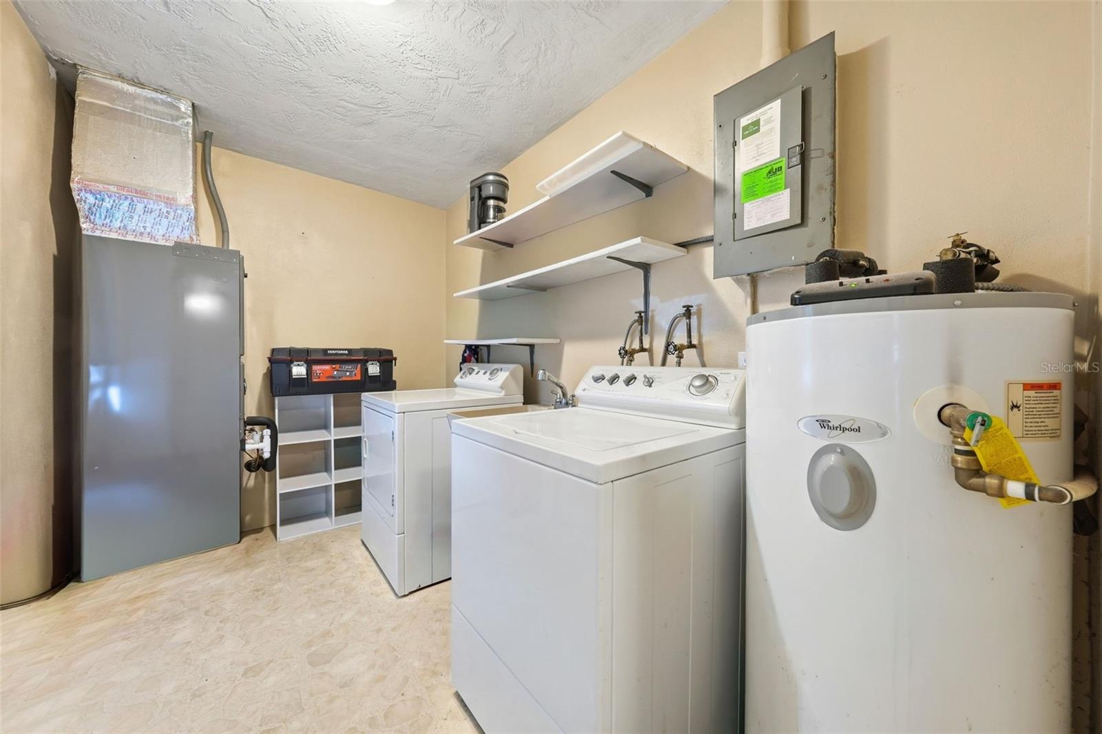 BEVERLY HILLS UNIT 05 - Residential