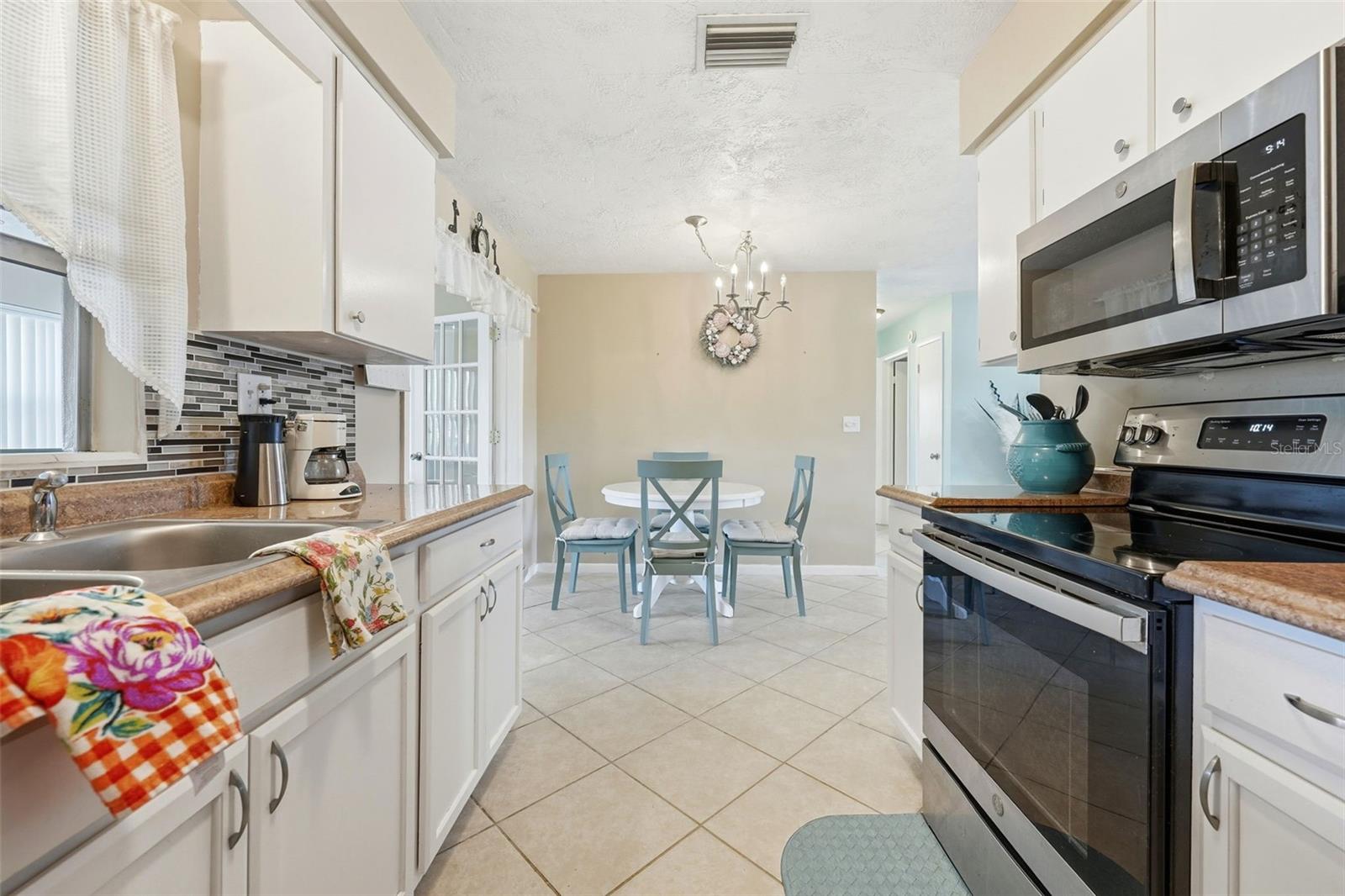 BEVERLY HILLS UNIT 05 - Residential