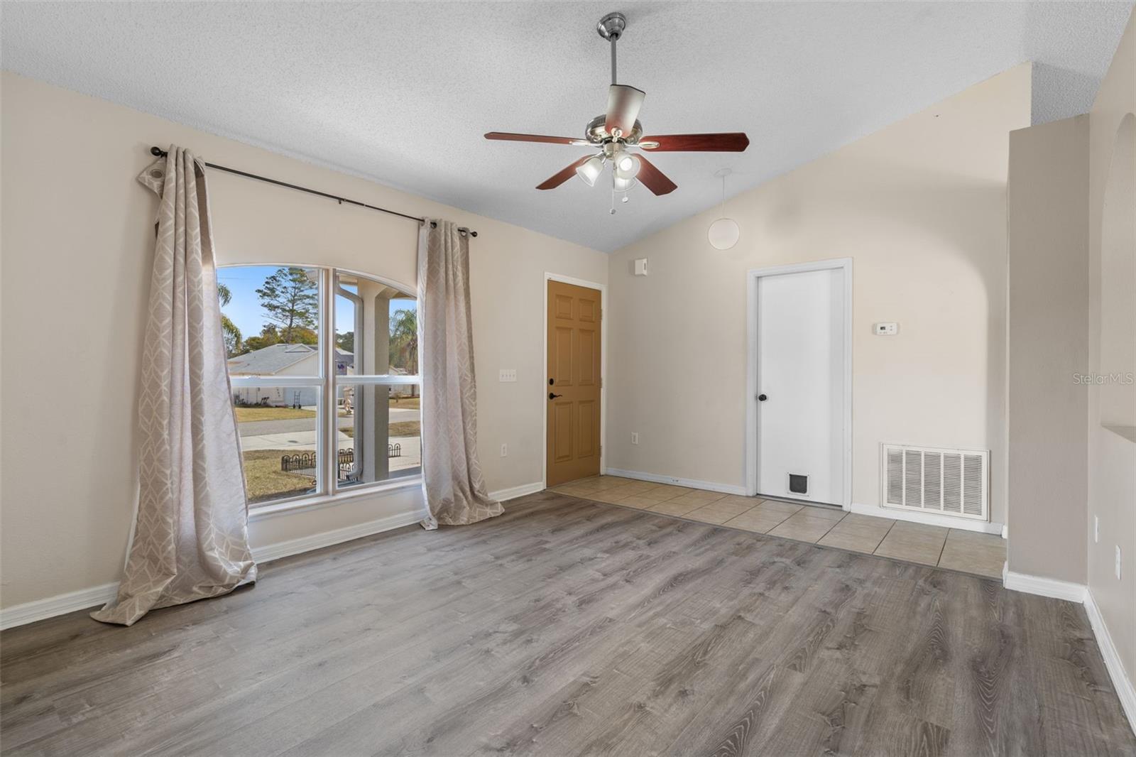 SPRING HILL - Residential