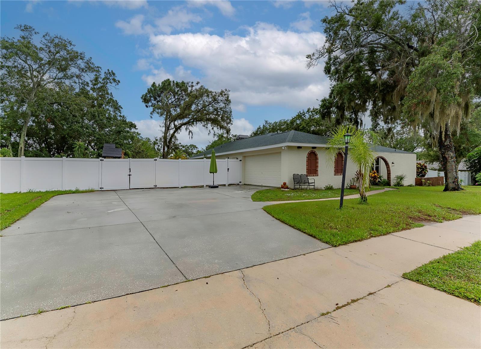 2026 SPANISH PINES DRIVE