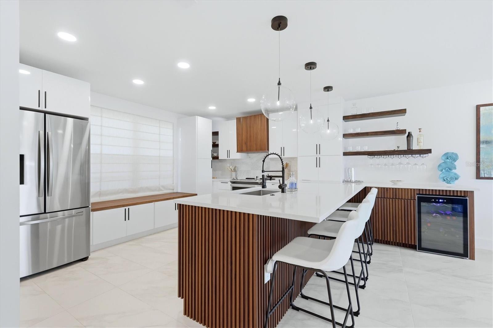 605 SUTTON PLACE 101