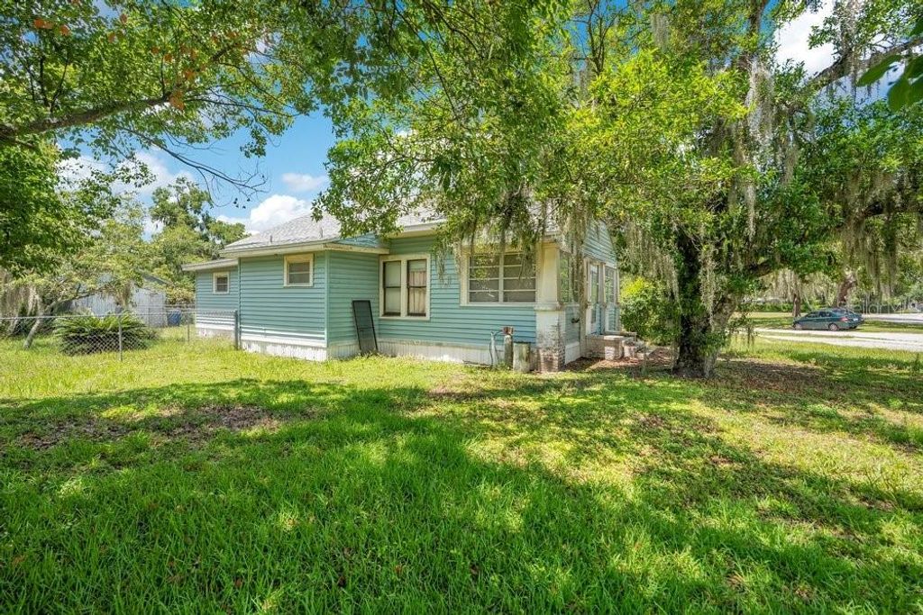 Photo of 555 Westover Parkway, Bartow, FL 33830 (MLS # L4962752)