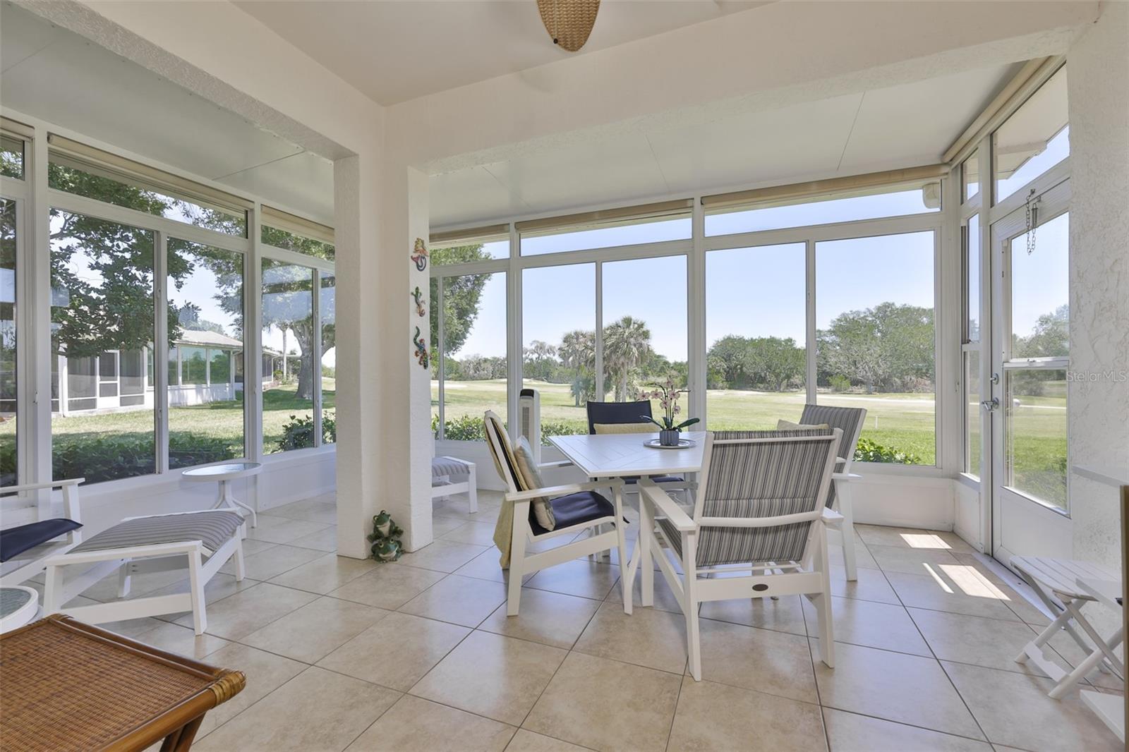 FAIRBOURNE CONDO - Residential