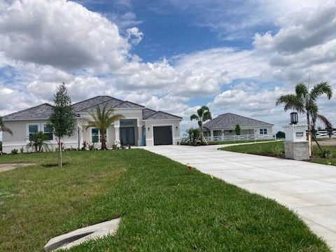 Photo of 3479 Quiver Court, Sarasota, FL 34240 (MLS # J1000497)