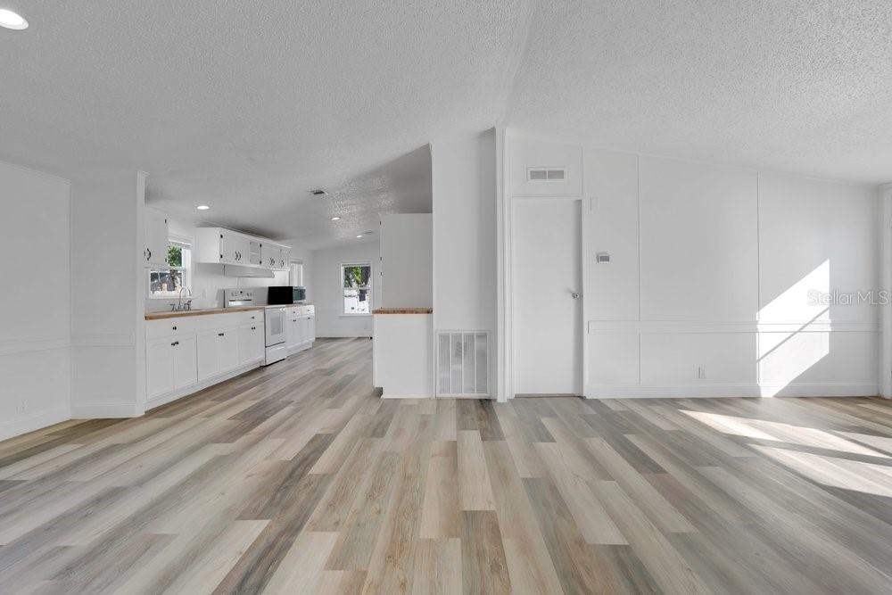 MONTVERDE MOBILE HOME SUB - Residential