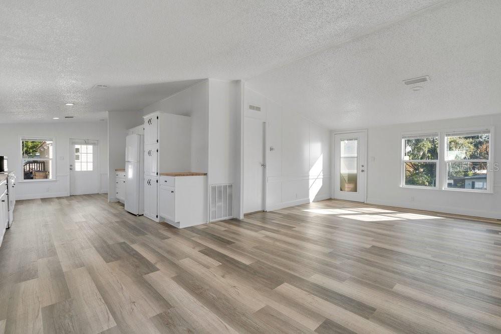 MONTVERDE MOBILE HOME SUB - Residential