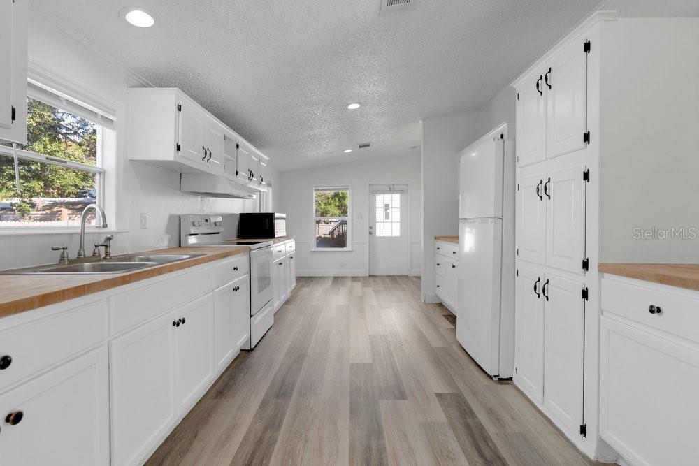 MONTVERDE MOBILE HOME SUB - Residential