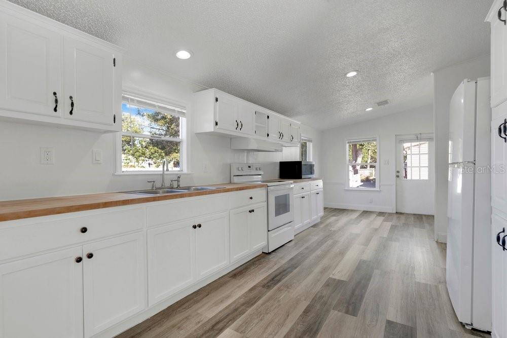 MONTVERDE MOBILE HOME SUB - Residential