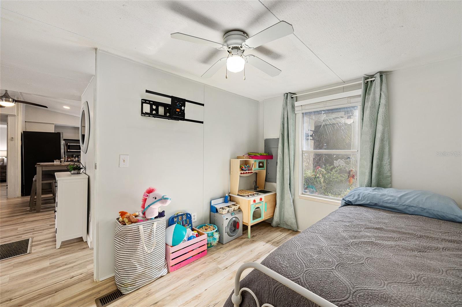 BREEZEWOOD ESTATE - Residential