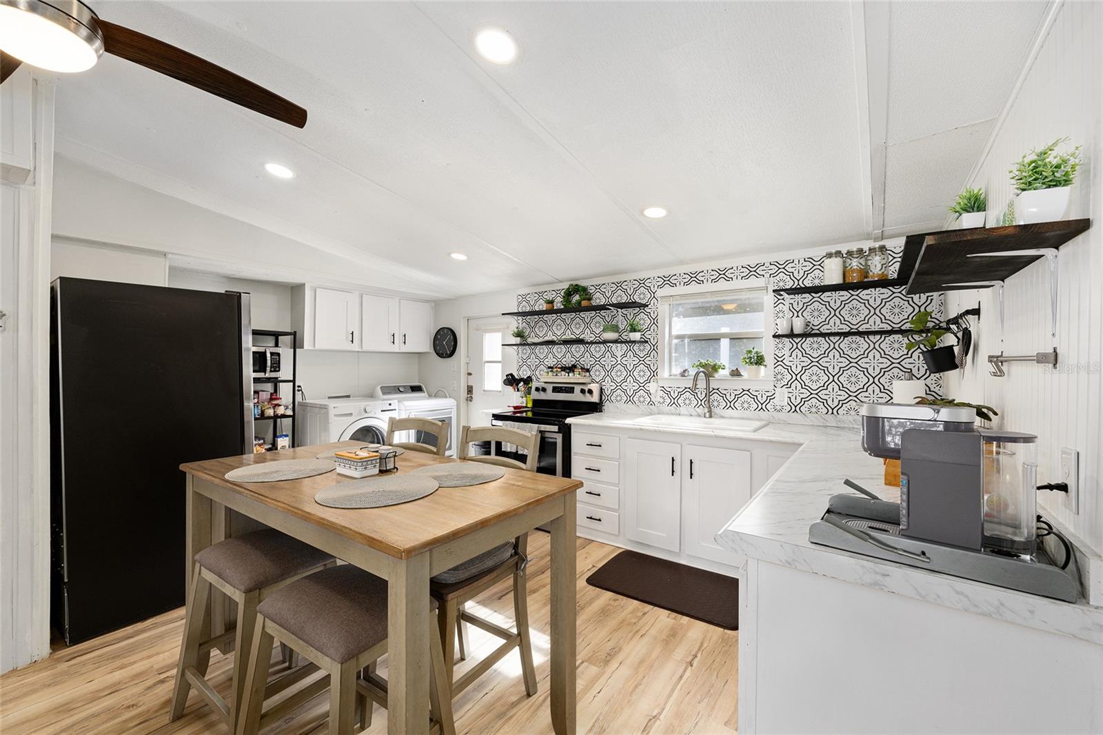 BREEZEWOOD ESTATE - Residential