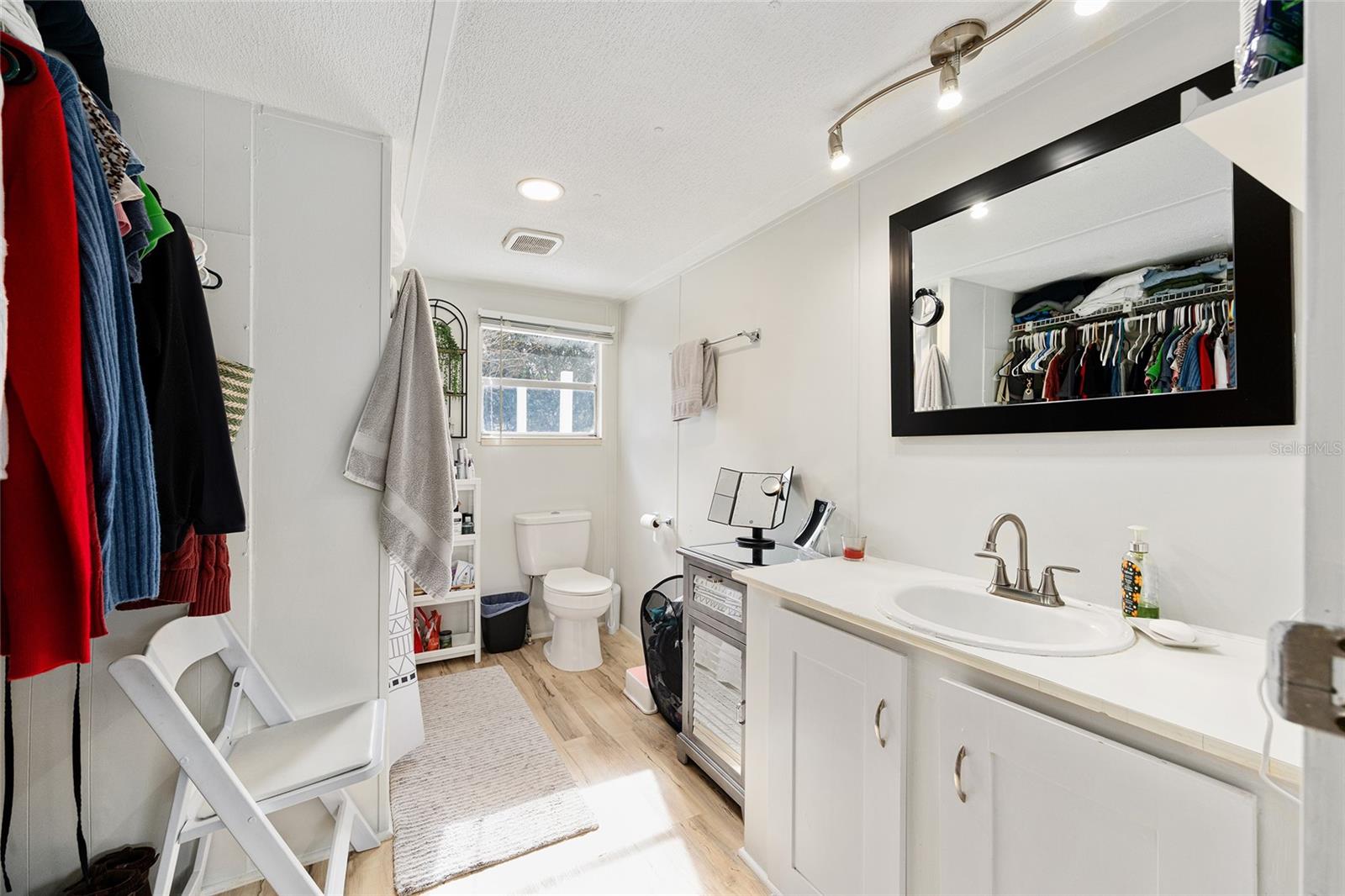 BREEZEWOOD ESTATE - Residential