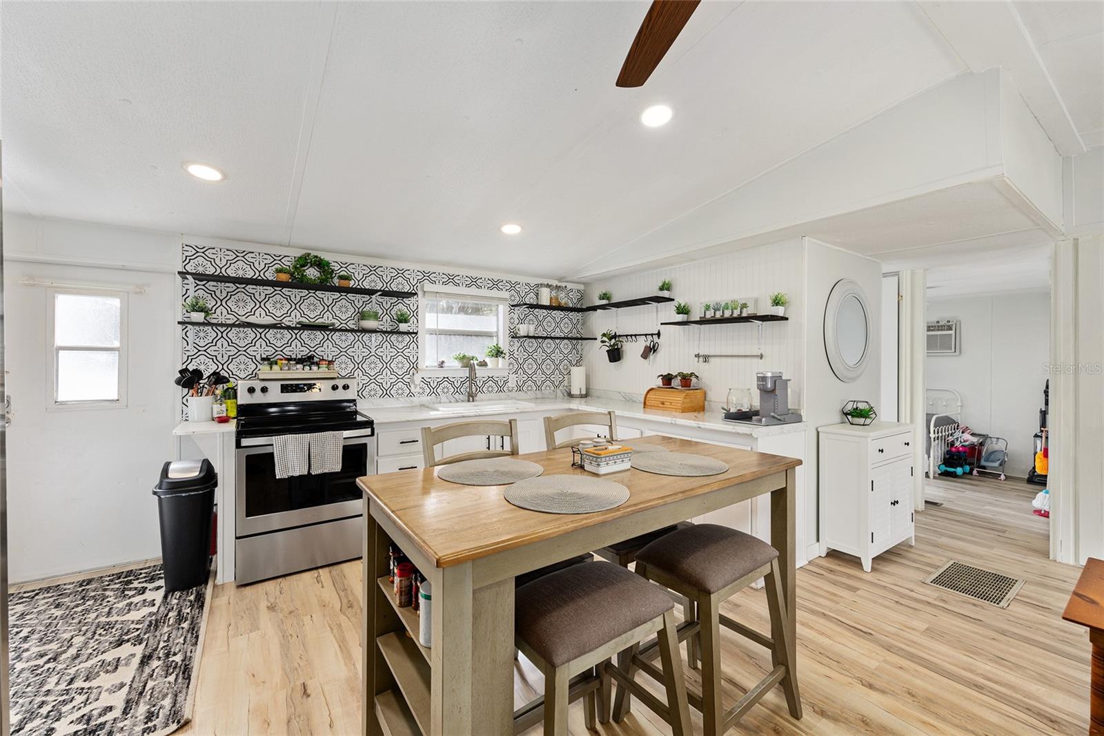 BREEZEWOOD ESTATE - Residential