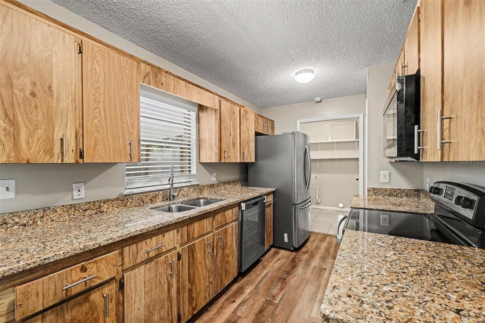 2345 NORTHVIEW DRIVE