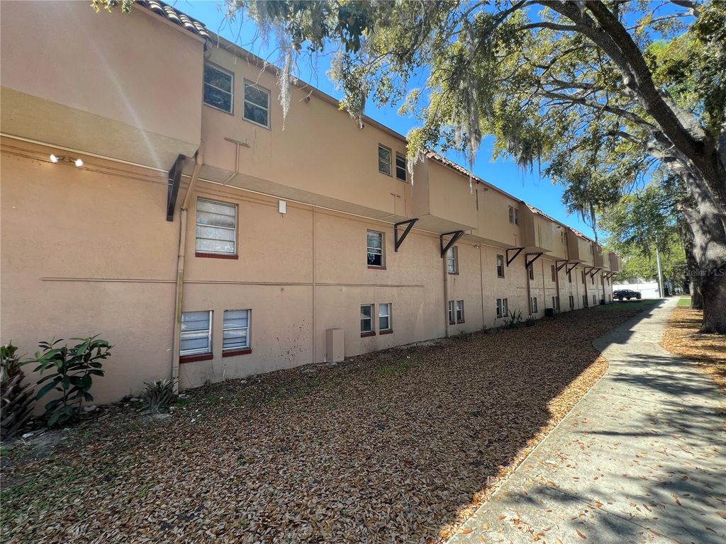 Photo of 914 SW 8th Avenue #44, Gainesville, FL 32601 (MLS # GC538397)