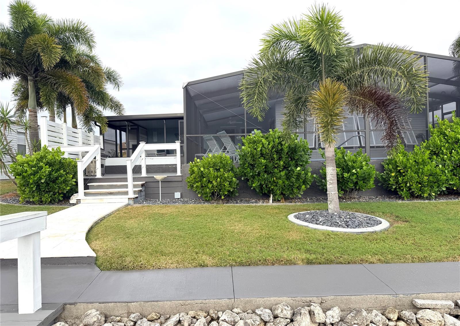 BY SEA PH 01 - Residential