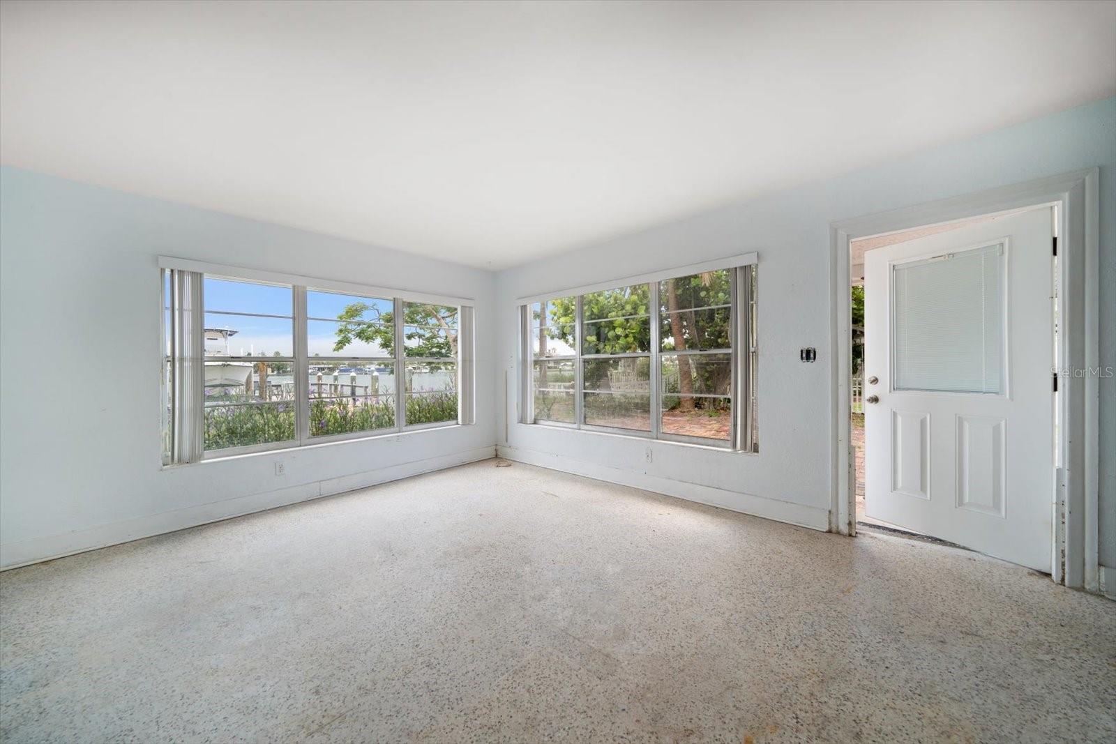 SUNSET BEACH - Residential