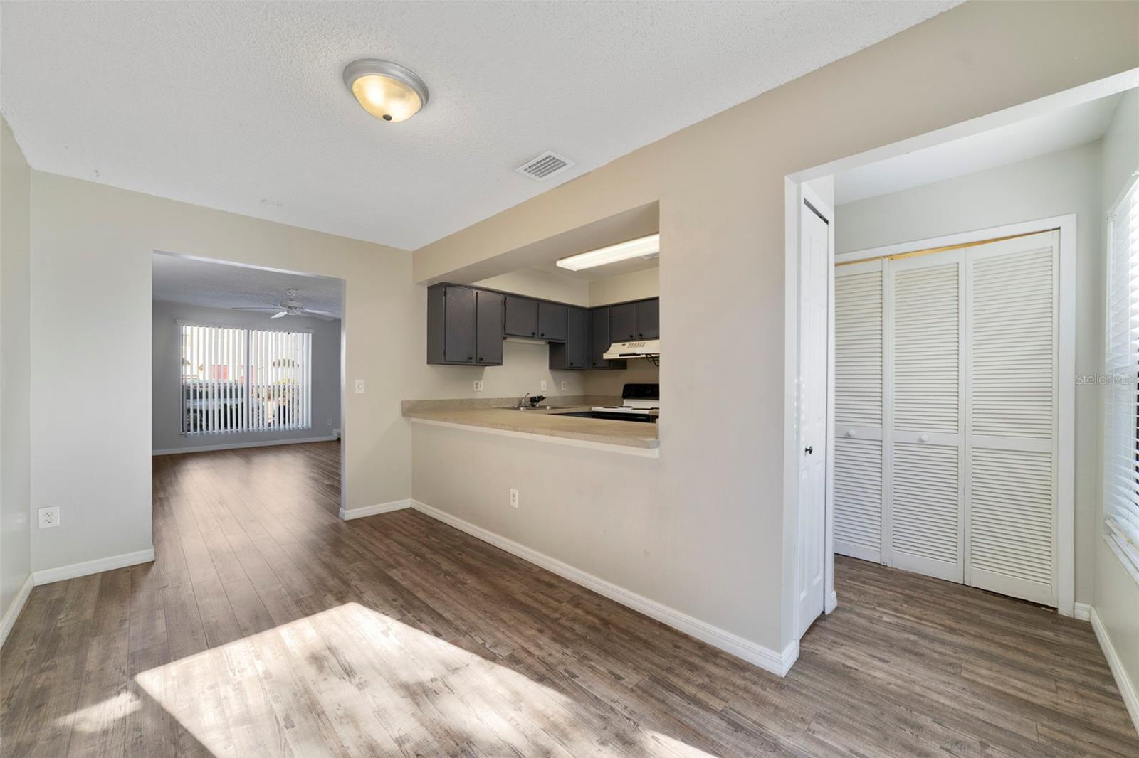 605 CASA PARK COURT H