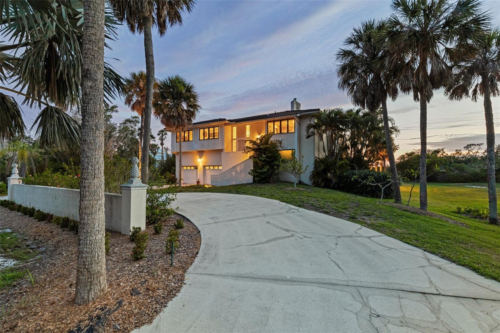 609 42ND STREET COURT W