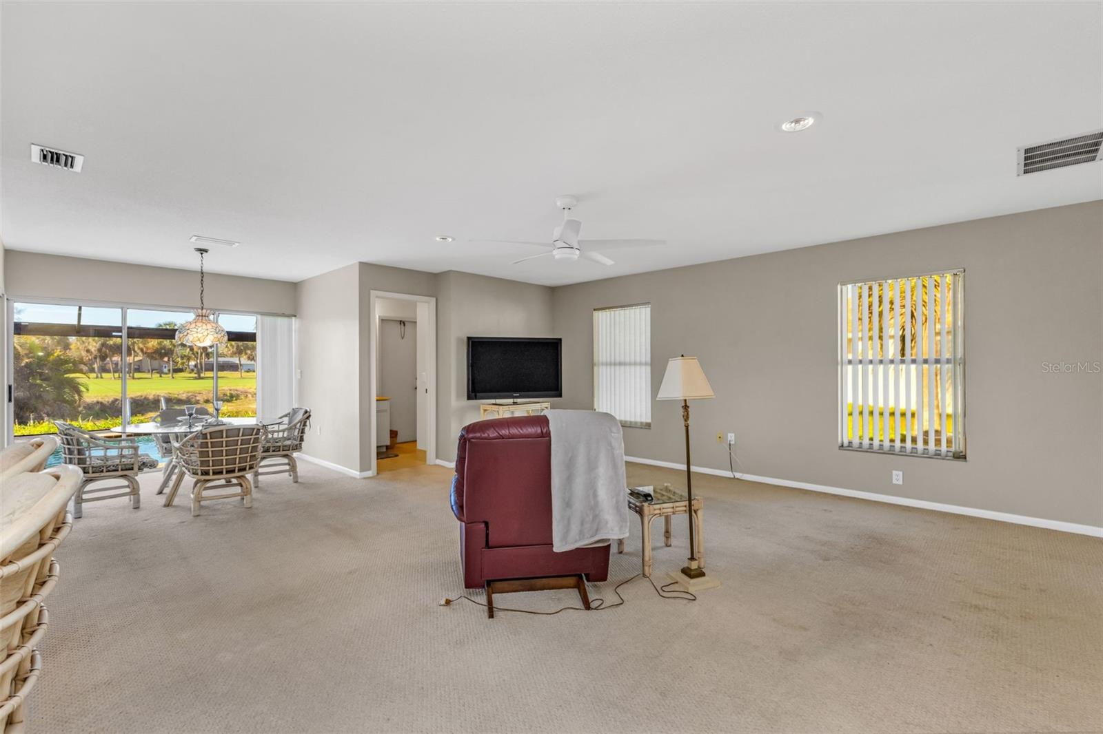 JACARANDA COUNTRY CLUB WEST VILLAGE - Residential