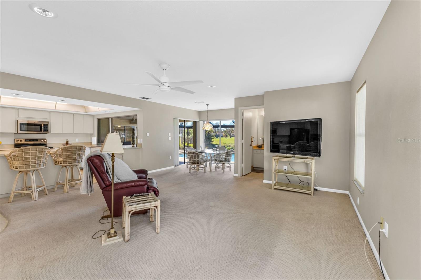 JACARANDA COUNTRY CLUB WEST VILLAGE - Residential