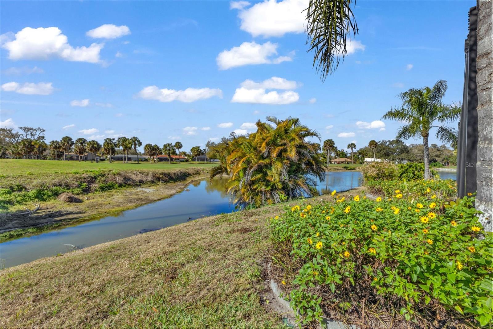 JACARANDA COUNTRY CLUB WEST VILLAGE - Residential