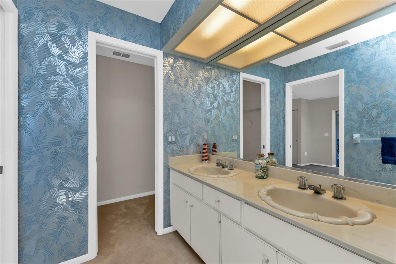 JACARANDA COUNTRY CLUB WEST VILLAGE - Residential