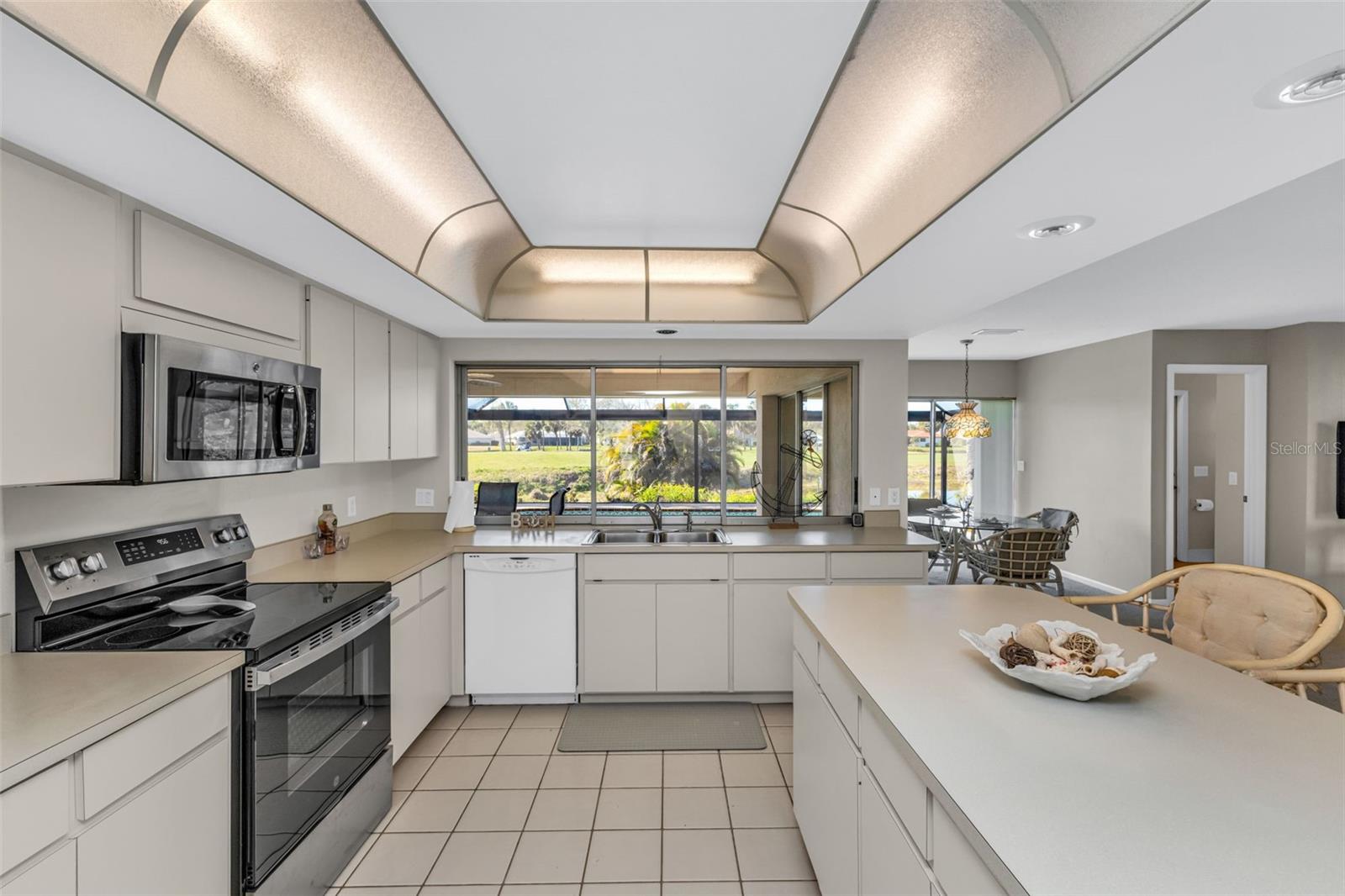 JACARANDA COUNTRY CLUB WEST VILLAGE - Residential