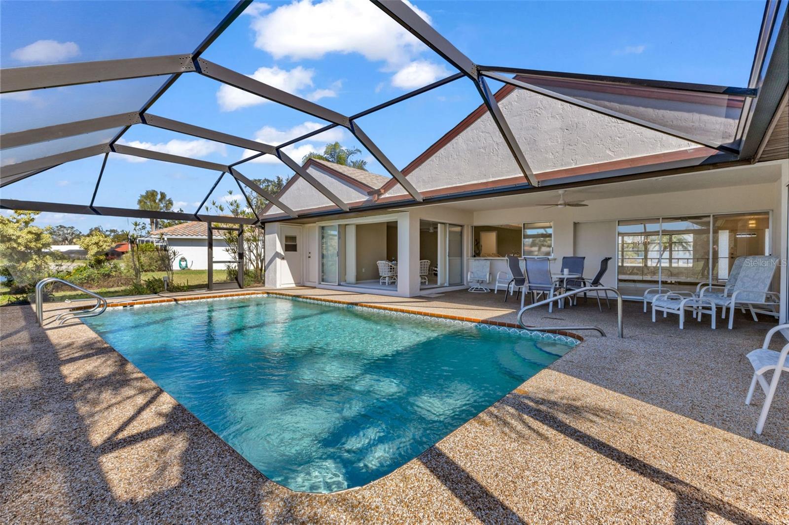 JACARANDA COUNTRY CLUB WEST VILLAGE - Residential